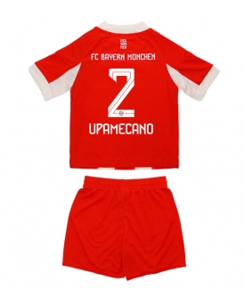 Billige Fotballdrakt Bayern Munich Dayot Upamecano #2 Replika Hjemmedraktsett Barn 2025-26 Kortermet (med bukser)